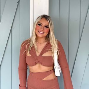 Meet your Posher, Chloe